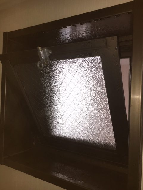 内倒し窓の網戸はどうやって付ける 内倒し窓のメリット デメリット