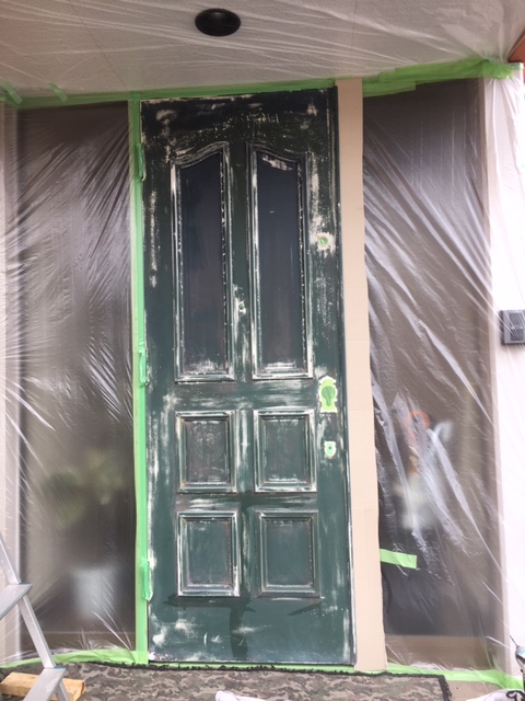 ドア塗装とドアのパテ埋め補修作業を行いました 施工は約9時間で完了