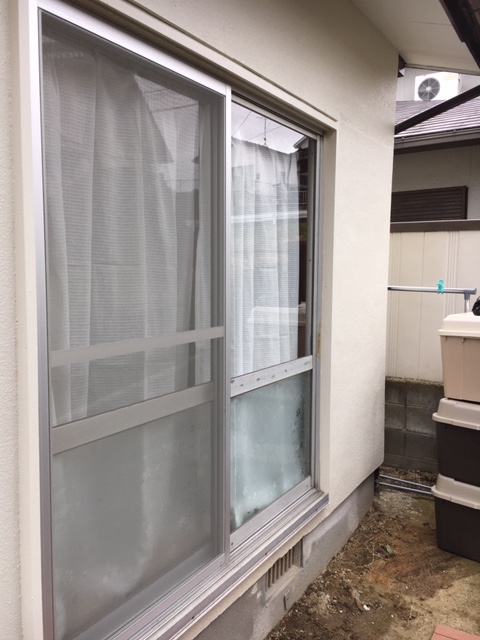 福岡市南区の後付けシャッター 雨戸シャッター の取付け工事は２窓6時間で完了です